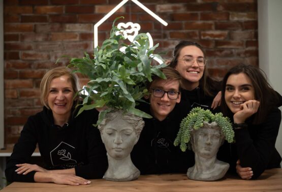 Art Flowers Team